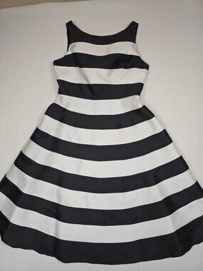 Adrianna Papell Black & White Striped Fit & Flare Dress Size 8 Holiday Cocktail